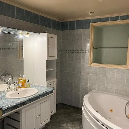 Luxury - 6 Bed - Jacuzzi, Cinema 7 Places, Sauna By So Homy וילה